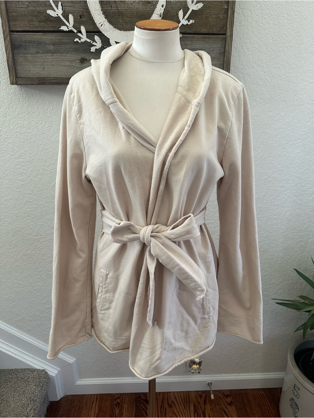 Lucky brand Women's Cream terry knit cardigan Hood and Tie Belt size XL
